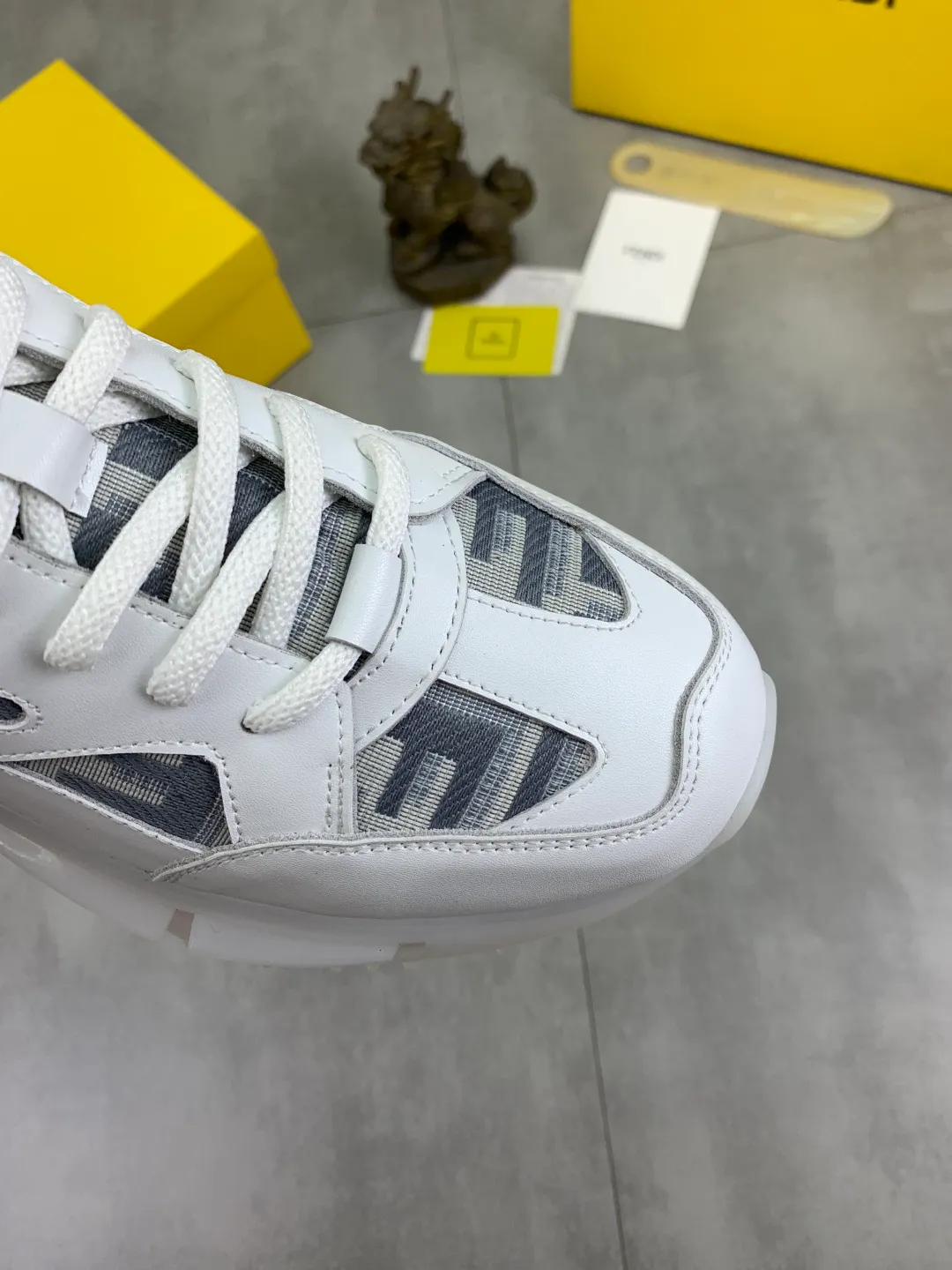 ​Men's shoes 💰P460 💰[New style] little monster 🆘 New FENDI (Fendi) new style 🕶️🕶️Simple routing effect, showing an elegant and cool driving shoe 🎬Using imported calfskin + first-layer pigskin lining🐂Excellent material🎬Detailed workmanship 🤗Comfortable foot feel➰➰. ​Pair it with any outfit to show your taste and temperament, low-key luxury ♻️Design ​simple and elegant ​noble and fashionable 🍃​Very loved and favored by trendy men 💓❤️size: 38-44 2️⃣colors available
